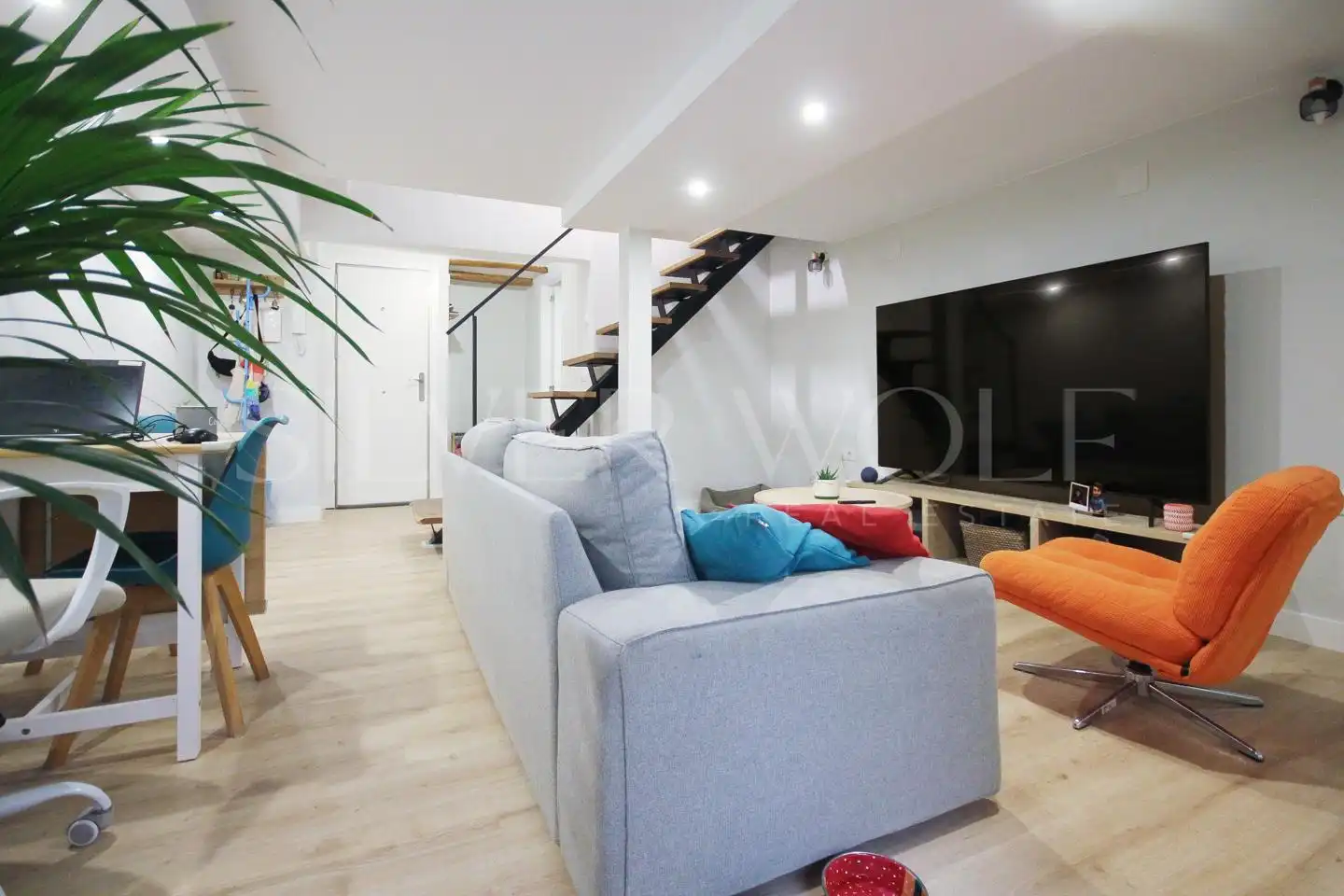 Sala d'estar de Dúplex en venda en Vilanova i la Geltrú amb Calefacció, Parquet i Terrassa