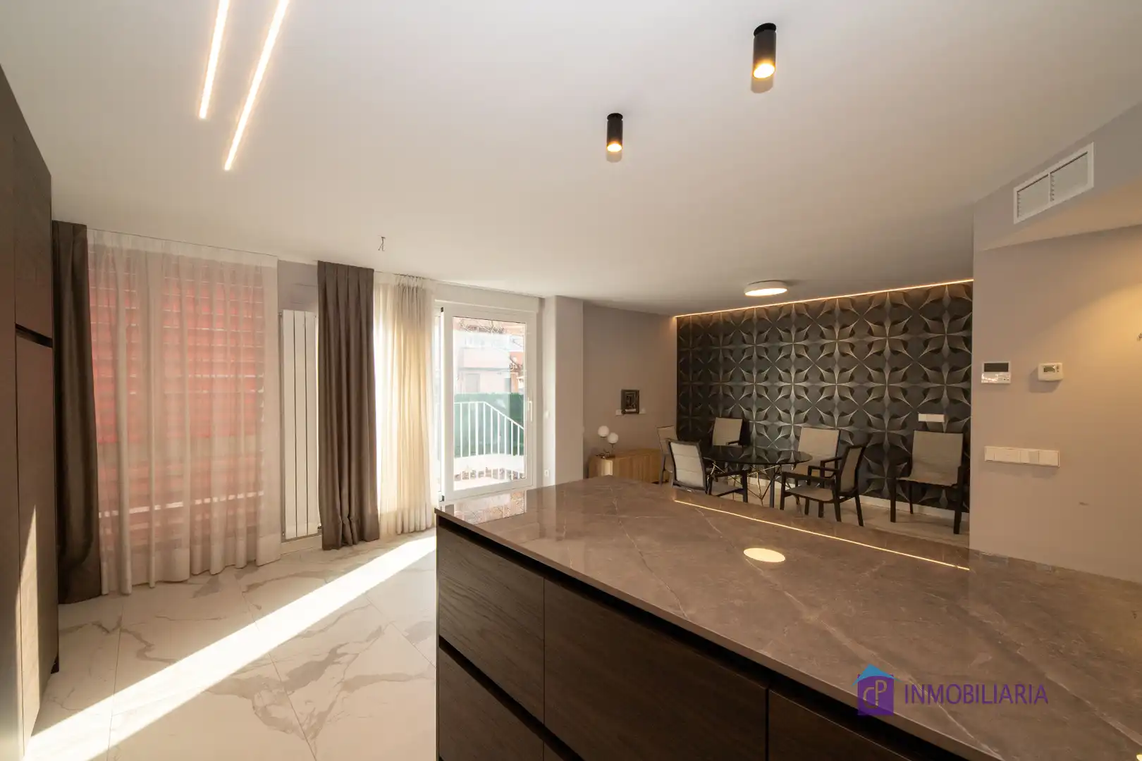 Sala de estar de Local en venta en  Zaragoza Capital con Aire acondicionado y Calefacción