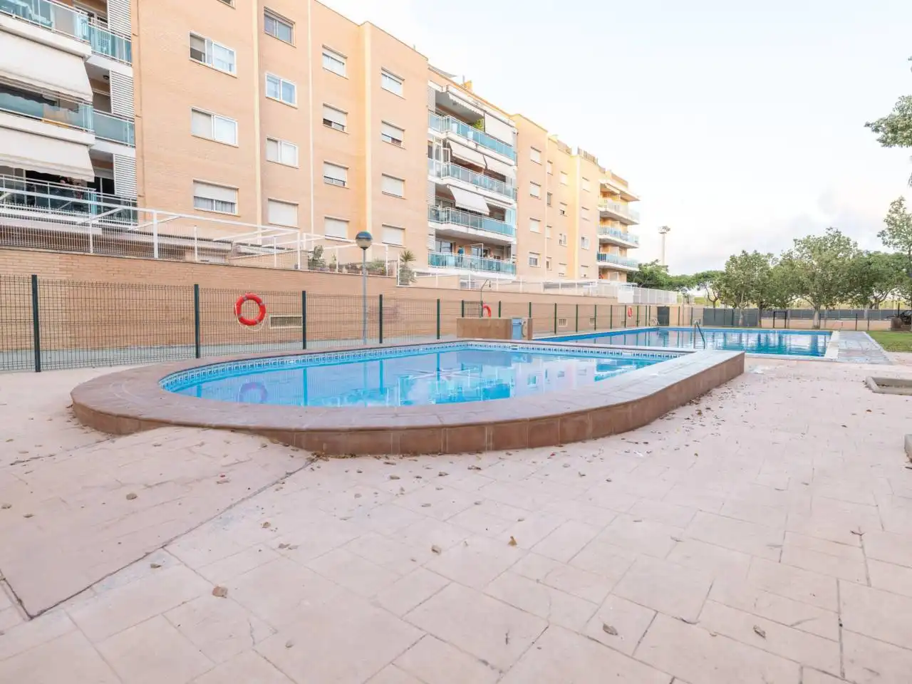 Swimming pool of Attic for sale in Reus  with Air Conditioner, Heating and Parquet flooring