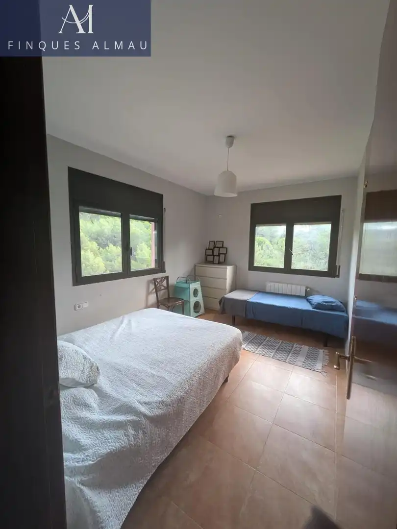 Habitación de Finca rústica en venta en Sant Llorenç d'Hortons con Terraza