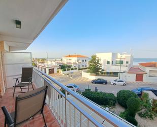 Exterior view of Apartment for sale in Oliva  with Air Conditioner, Furnished and Oven