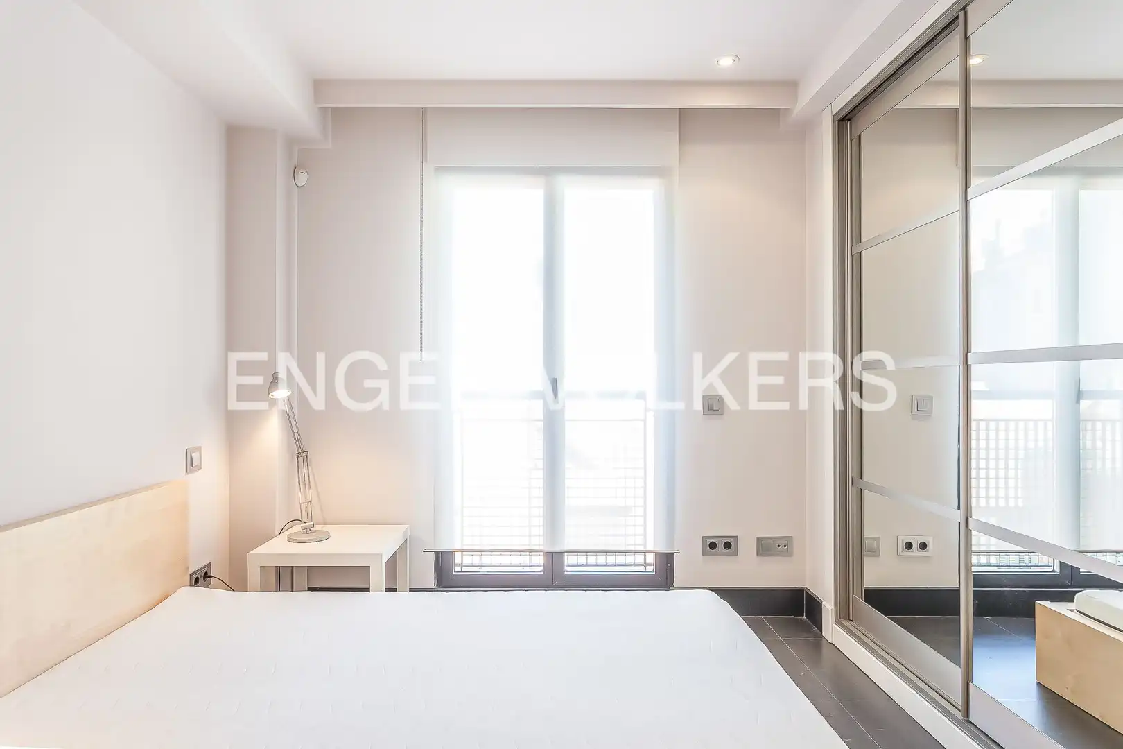 Schlafzimmer von Wohnung zur Miete in Madrid mit Klimaanlage, Heizung und Balkon