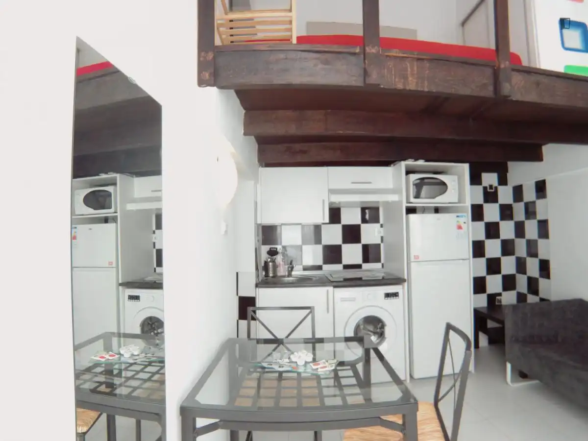Estudio de alquiler en Valdeacederas