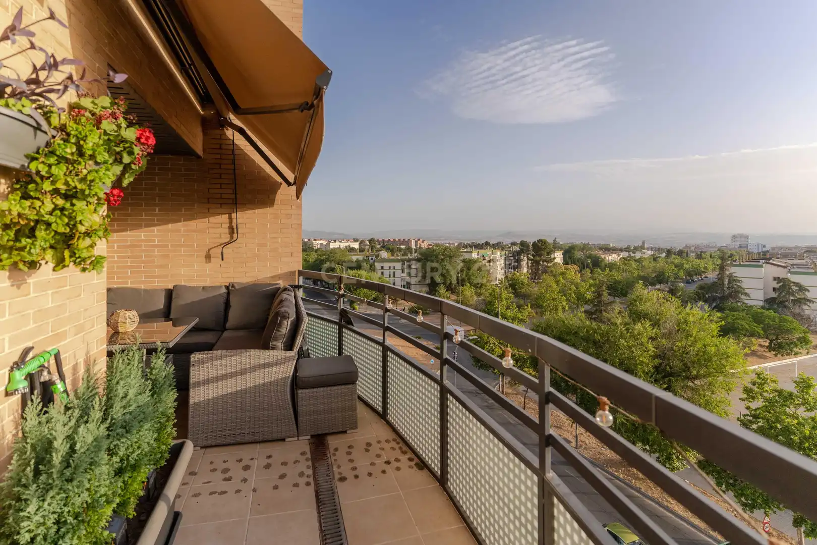 Terrassa de Apartament en venda en Granada amb Aire condicionat, Traster i Piscina