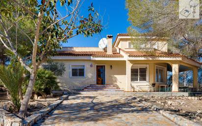 Vista exterior de Casa o xalet en venda en Orihuela amb Terrassa, Traster i Piscina