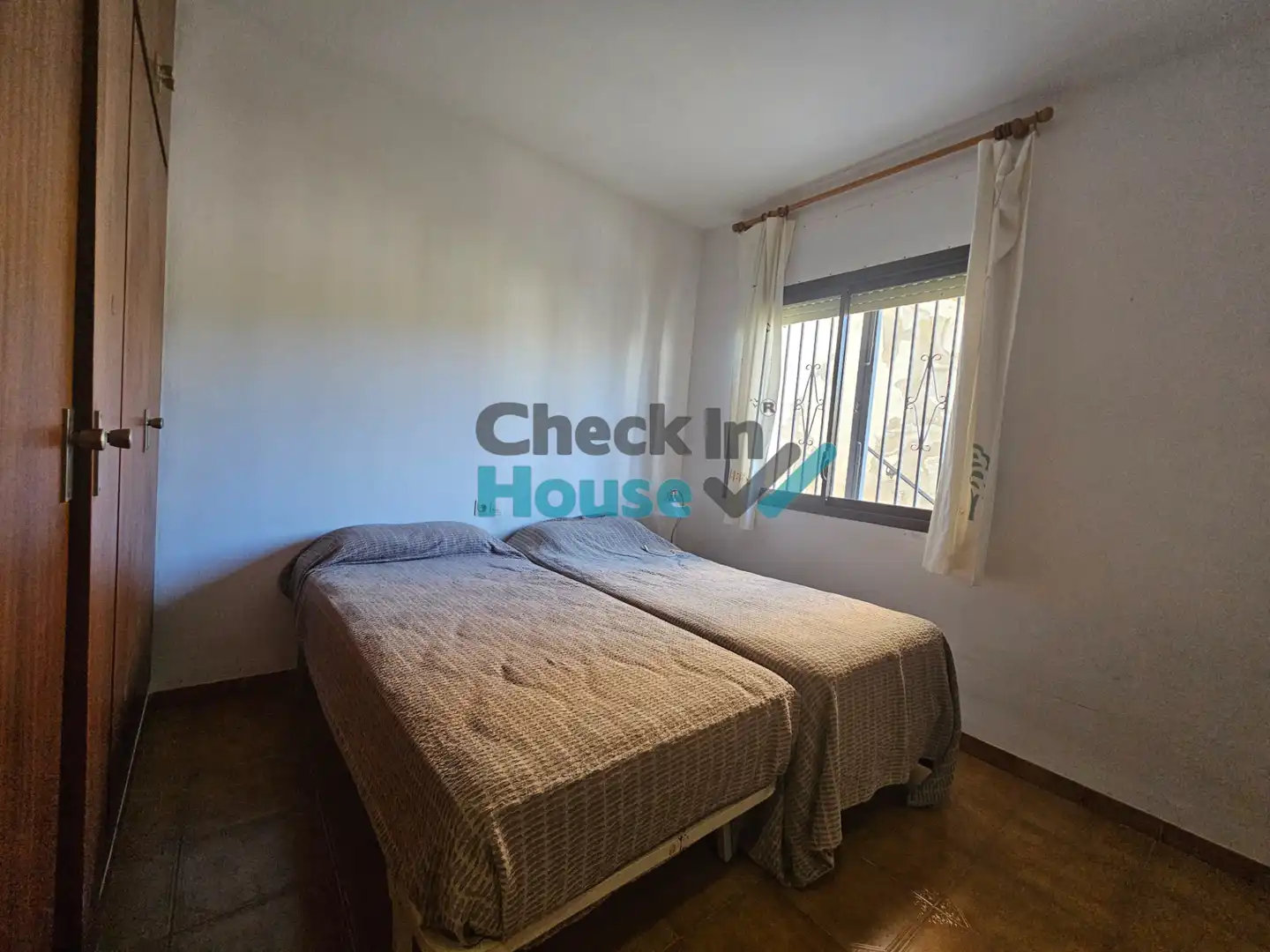 Habitación de Casa adosada en venta en Sant Feliu de Guíxols con Calefacción, Terraza y Balcón