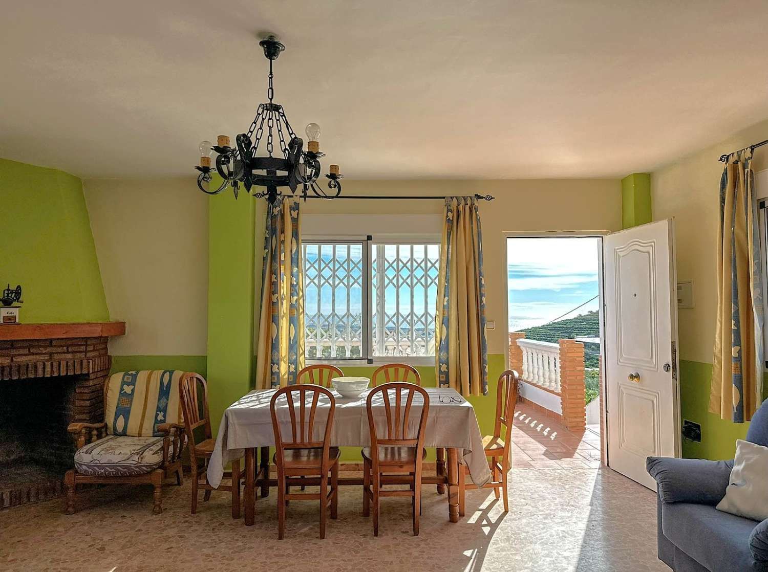 Menjador de Finca rústica en venda en Salobreña amb Terrassa i Piscina