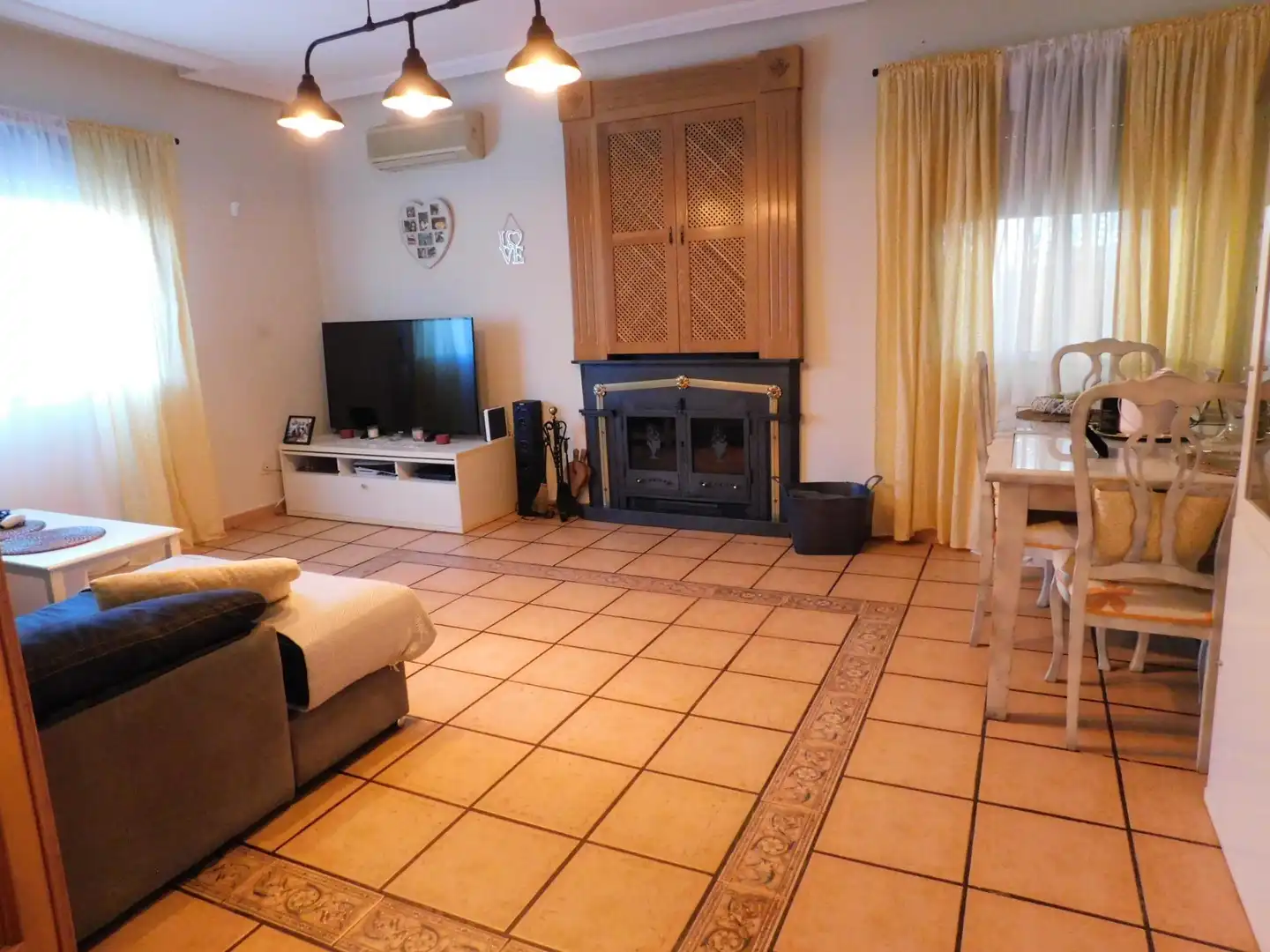 Sala de estar de Casa o chalet en venta en Palomeque con Aire acondicionado, Calefacción y Jardín privado