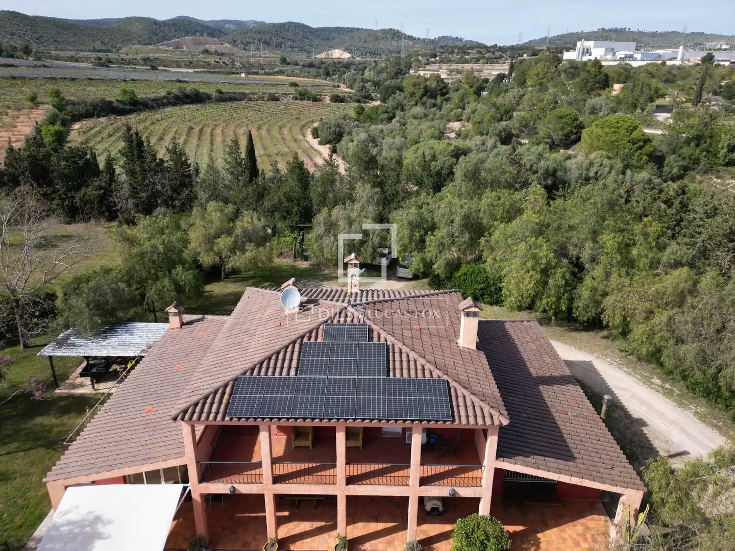 Jardí de Finca rústica en venda en Vilanova i la Geltrú amb Aire condicionat, Calefacció i Jardí privat