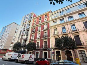 Vista exterior de Apartament de lloguer en Gijón  amb Calefacció, Parquet i Traster