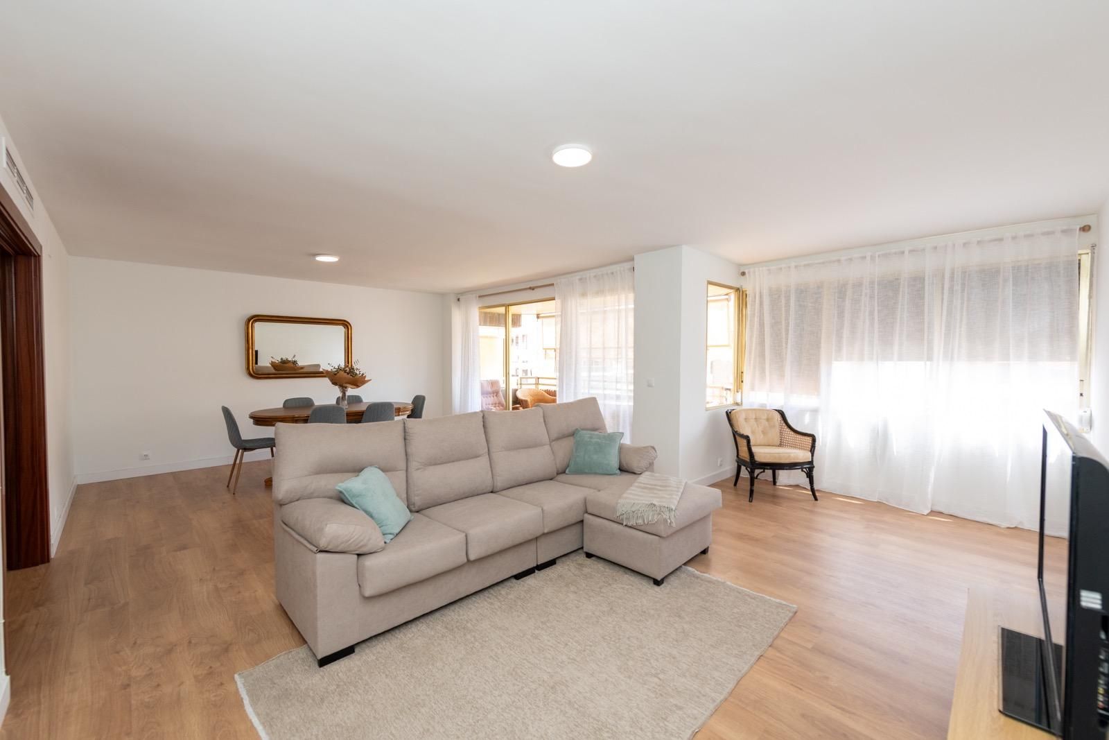 Sala d'estar de Àtic de lloguer en Alicante / Alacant amb Aire condicionat, Calefacció i Terrassa