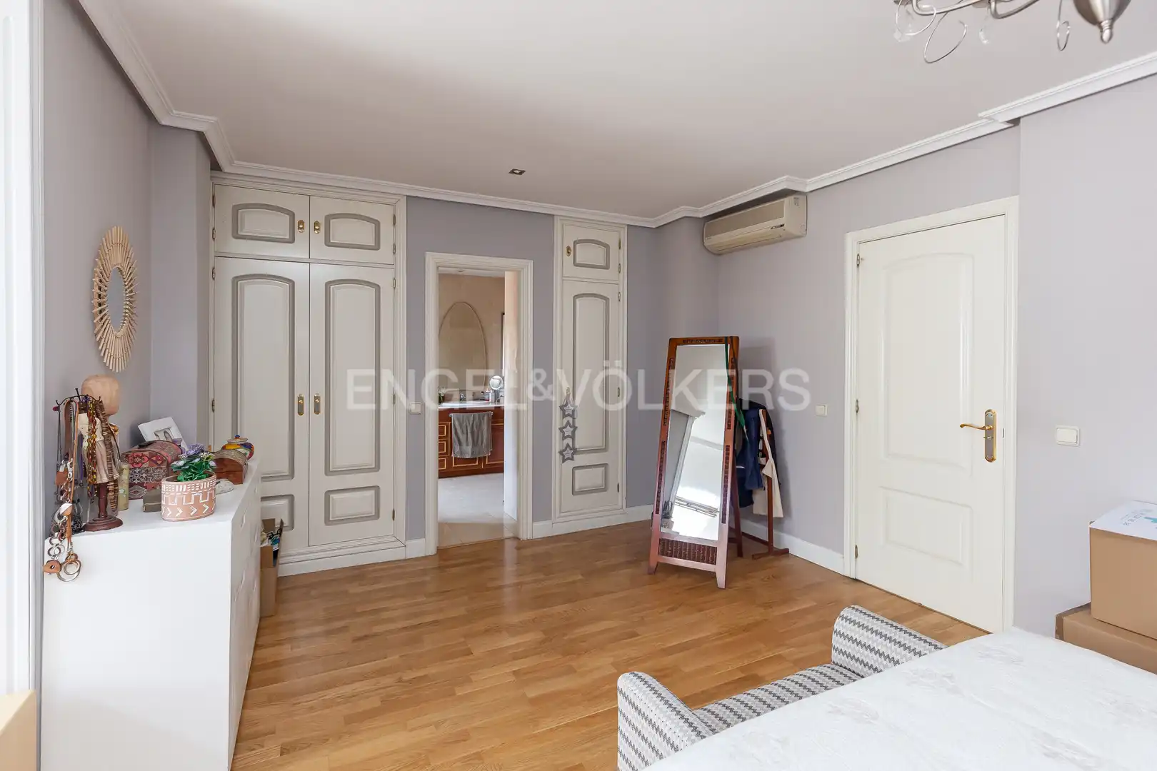Dormitori de Casa adosada de lloguer en Majadahonda amb Aire condicionat, Calefacció i Jardí privat