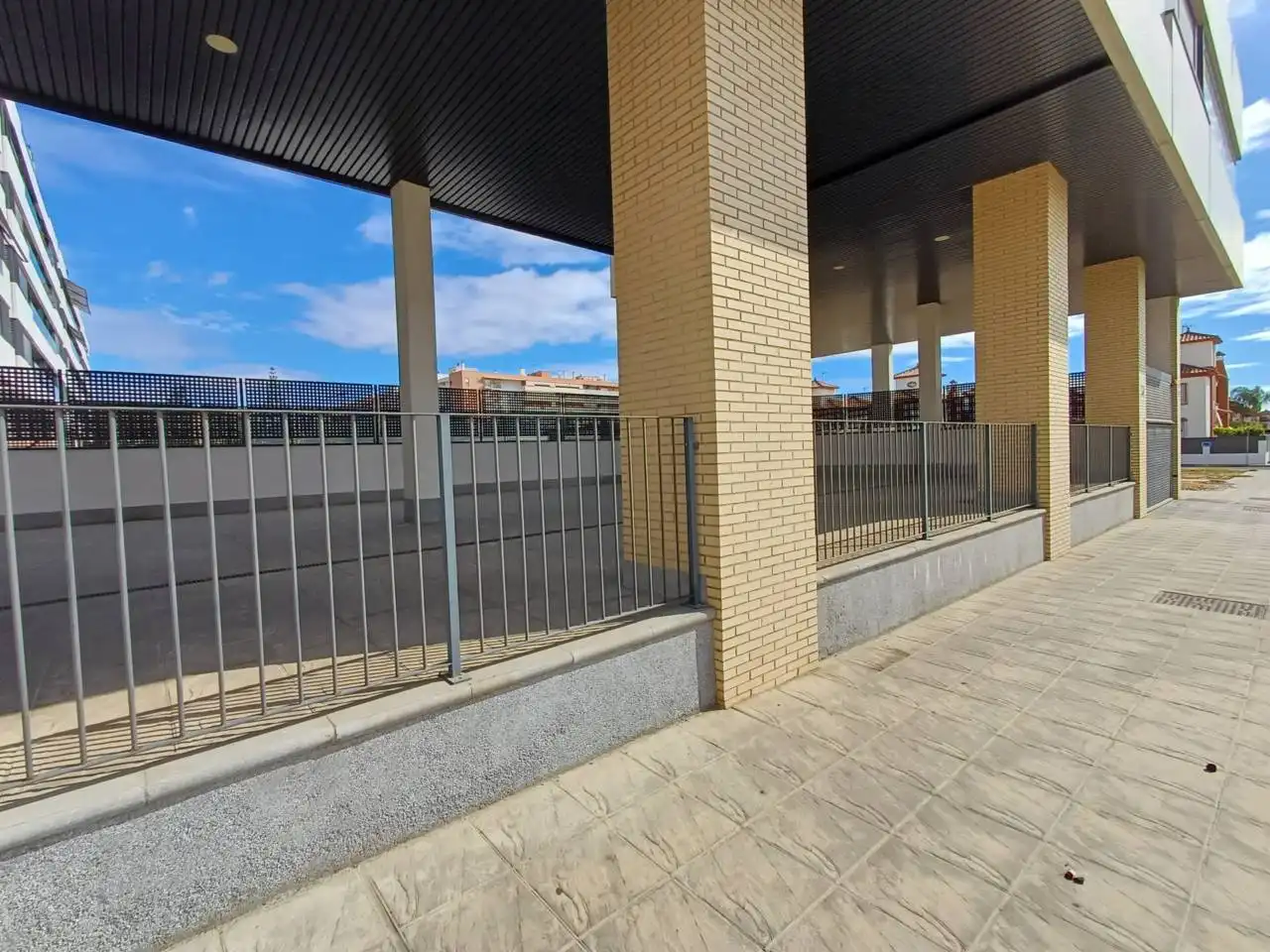 Terrace of Commercial properties for rent in Huelva