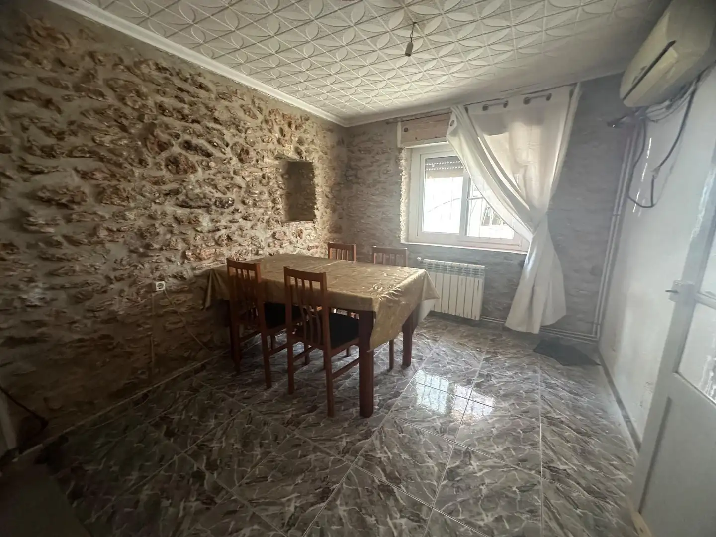 Menjador de Casa o xalet en venda en Santa Bàrbara amb Aire condicionat, Terrassa i Traster