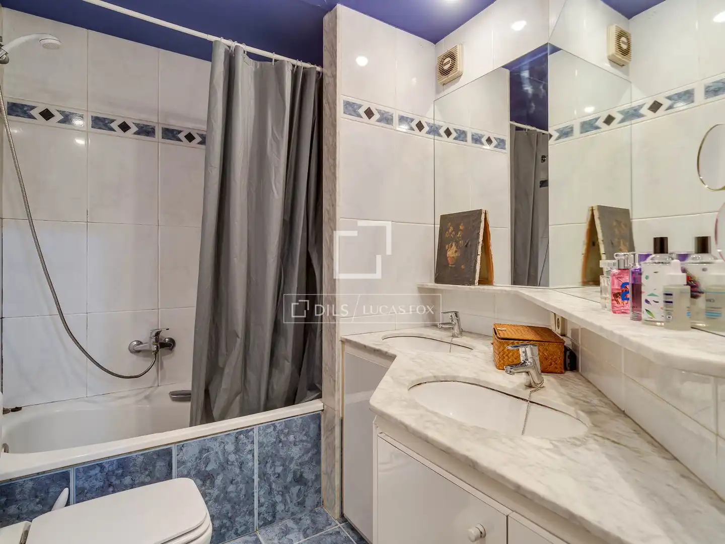 Baño de Piso en venta en Barcelona con Calefacción, Parquet y Trastero