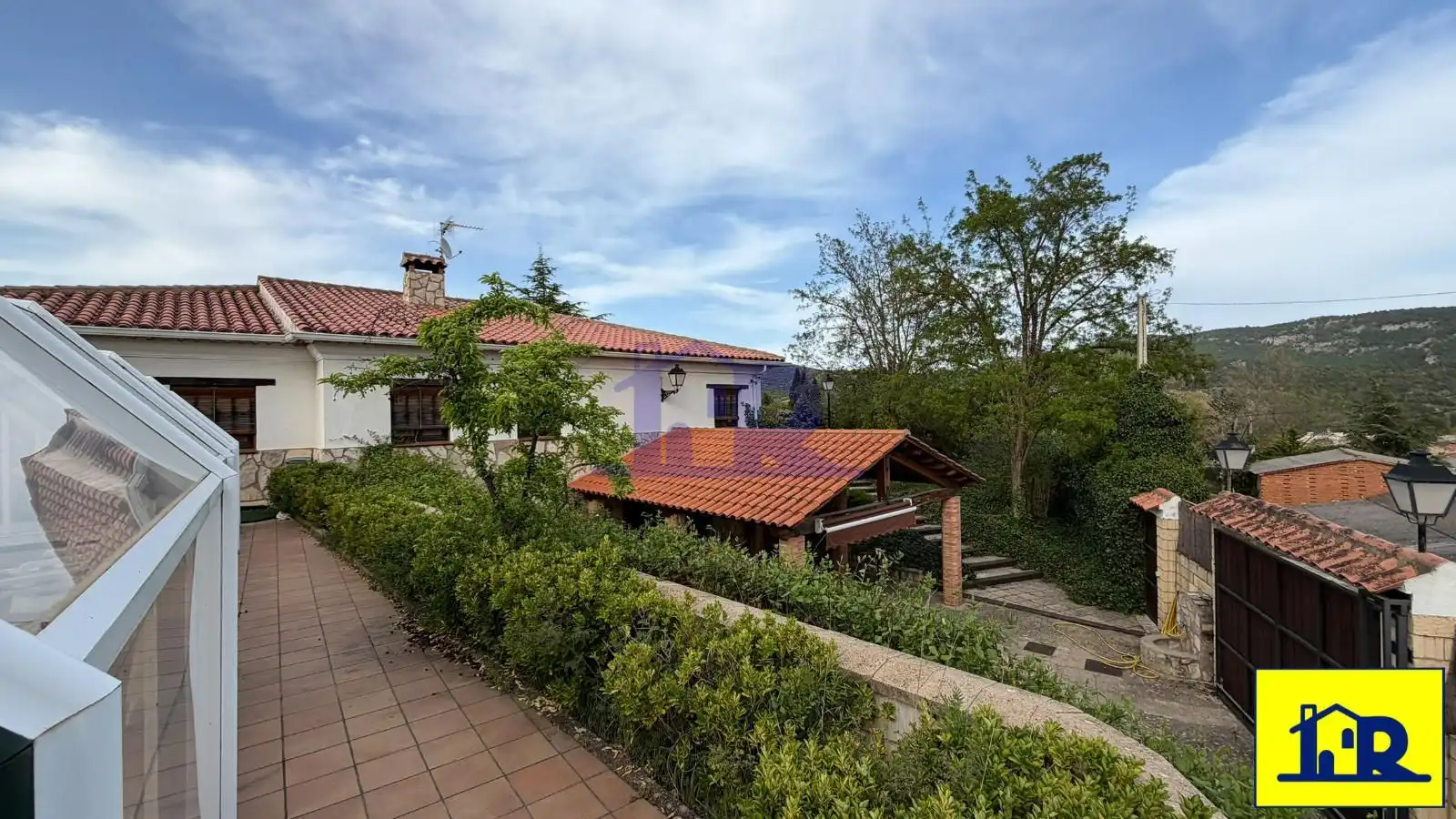 Jardí de Casa o xalet en venda en Villalba de la Sierra amb Calefacció, Traster i Piscina