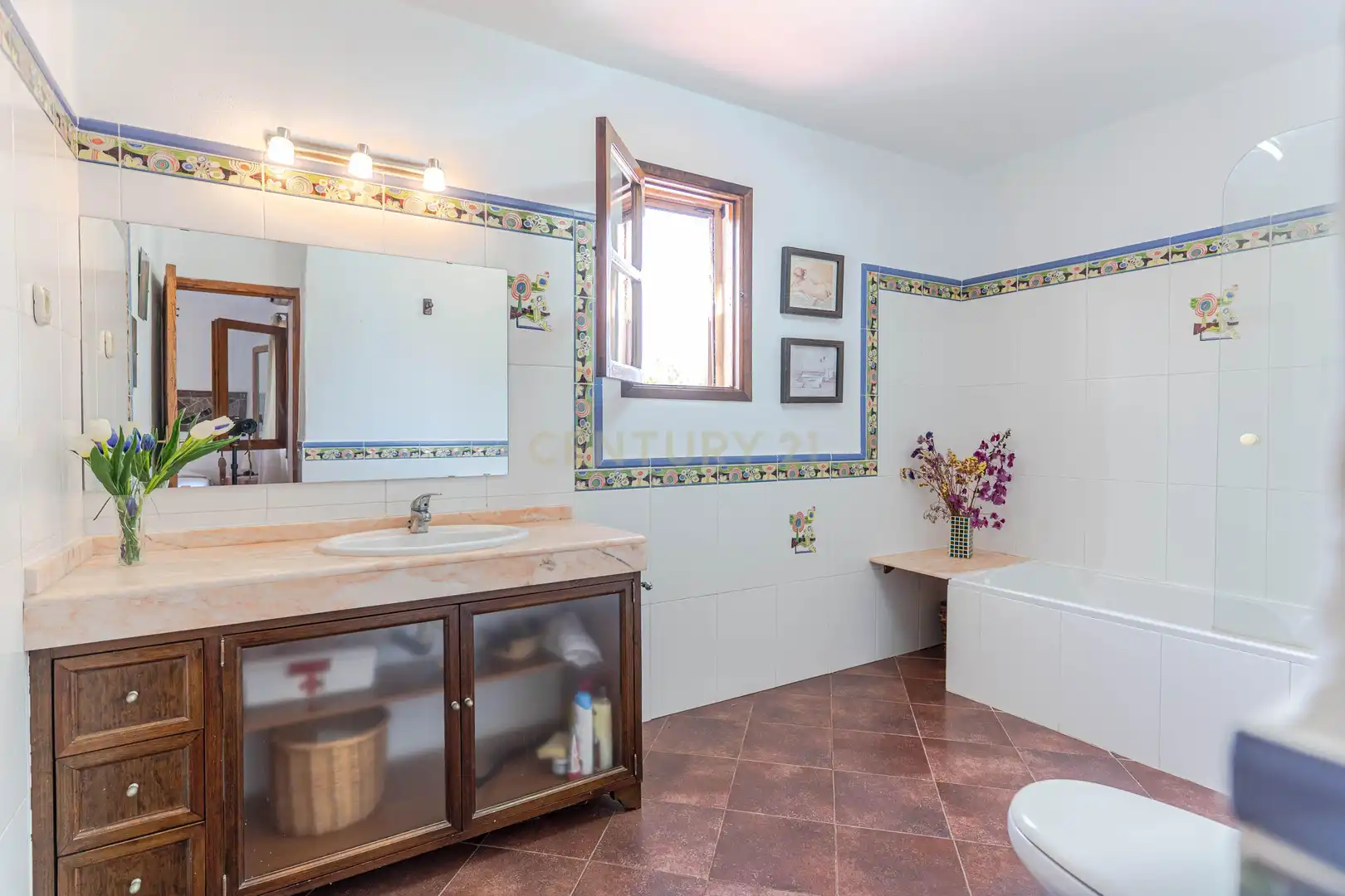 Bathroom of Houses for sale in Órgiva  with Private garden and Swimming Pool