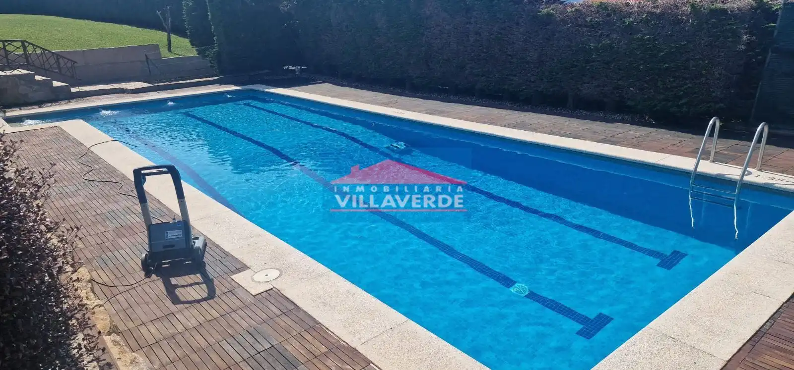 Piscina de Casa o xalet en venda en Cangas  amb Calefacció, Terrassa i Traster