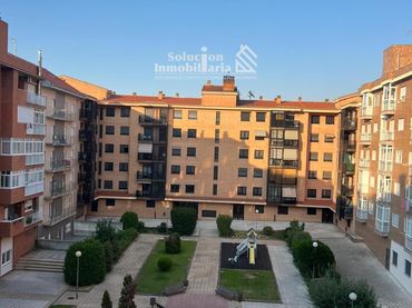 Apartament amb balcó en venda a Rollo - Puente Ladrillo