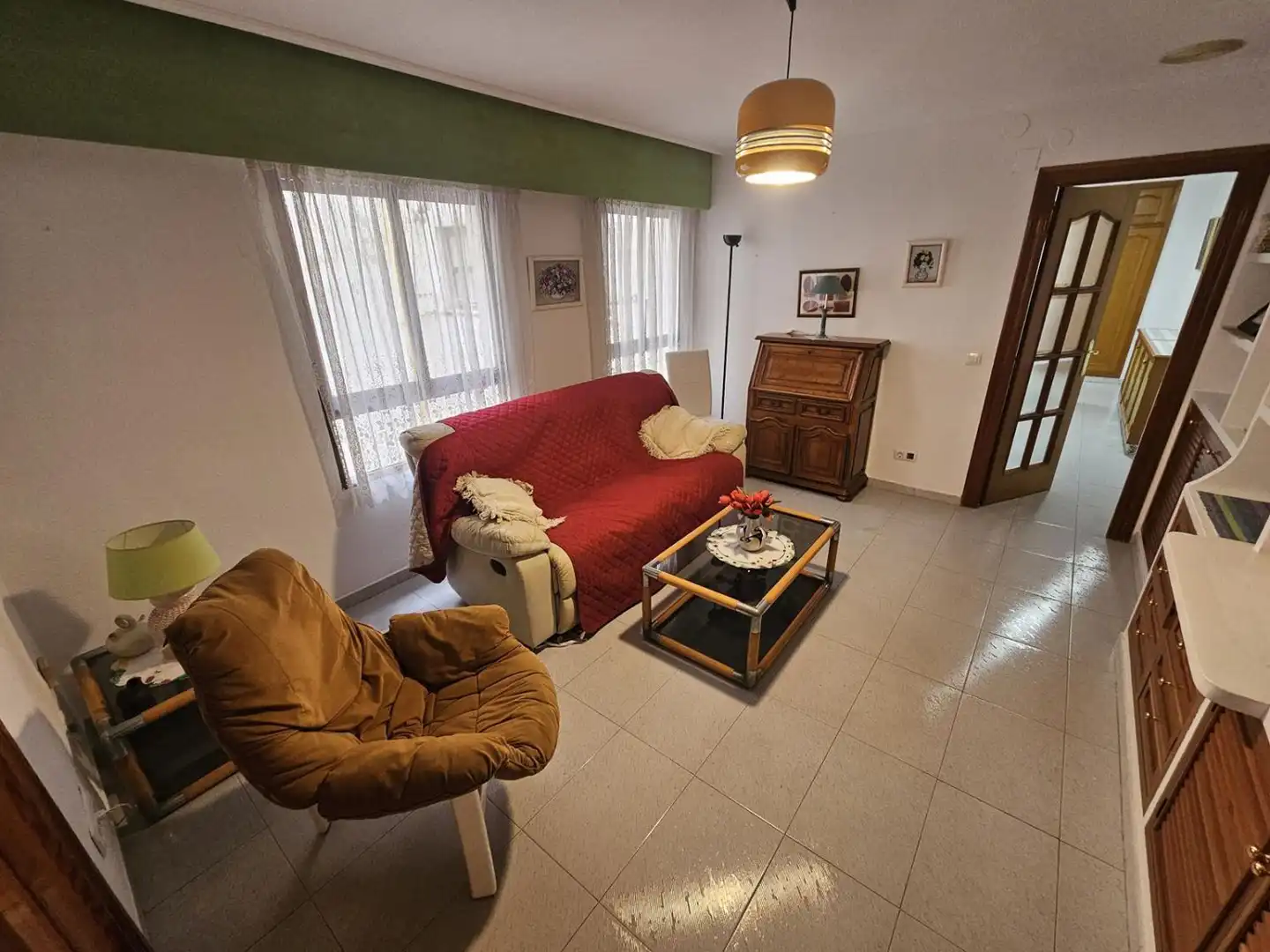 Sala d'estar de Pis en venda en Castellón de la Plana / Castelló de la Plana amb Calefacció, Moblat i Balcó