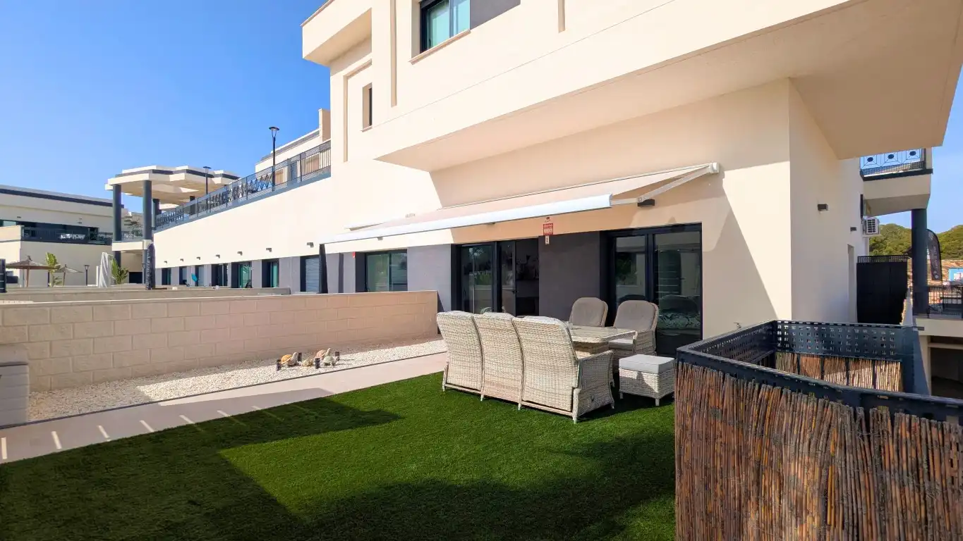 Terrassa de Planta baixa en venda en Algorfa amb Aire condicionat, Jardí privat i Terrassa