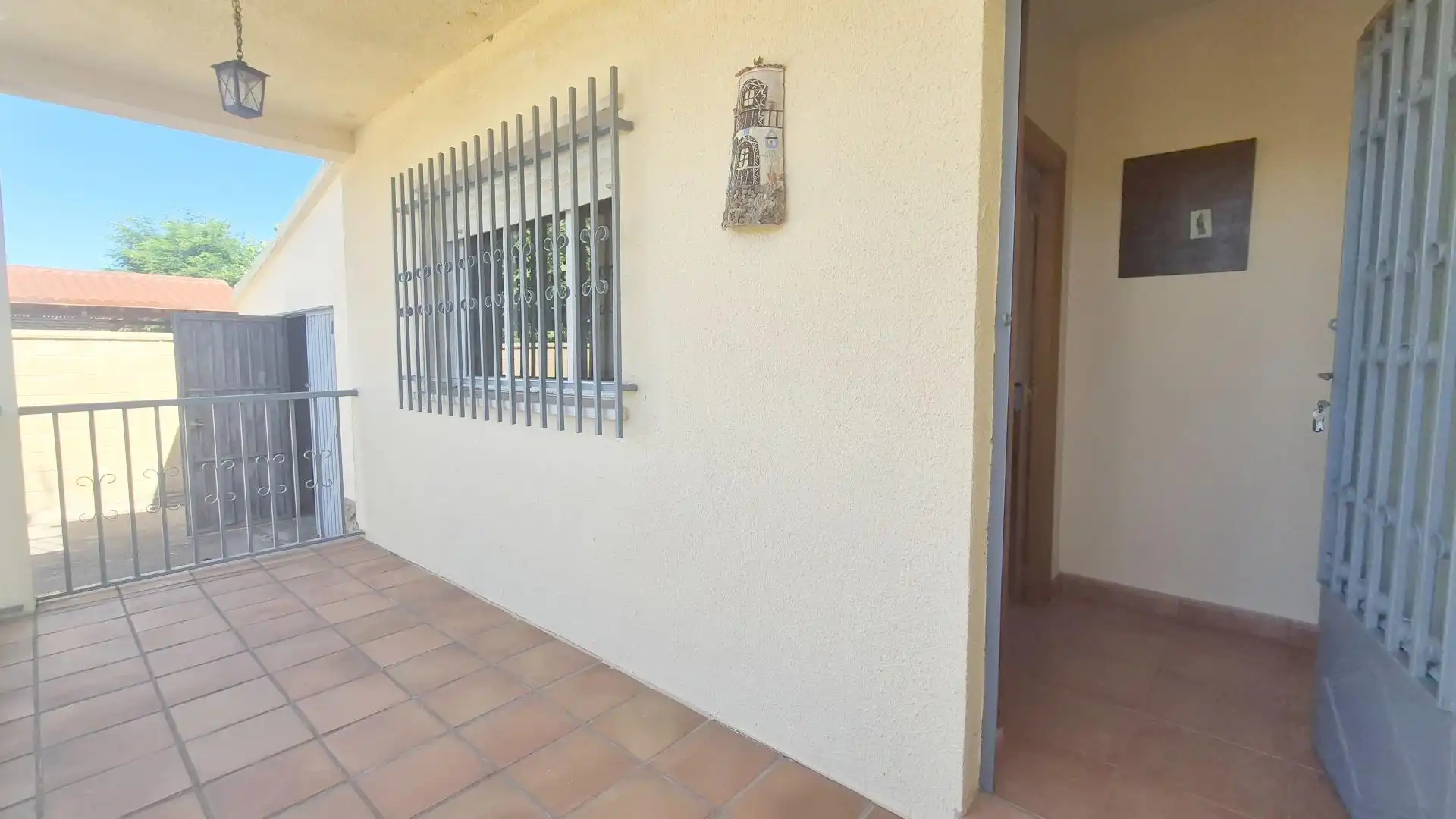 Balcony of Houses for sale in Calvarrasa de Abajo  with Heating, Storage room and Furnished