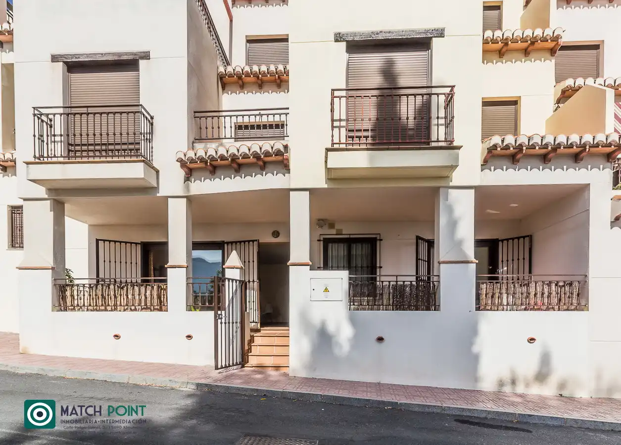 Planta baixa de lloguer a Calle Francisco Ruiz Aneas, Lentegí