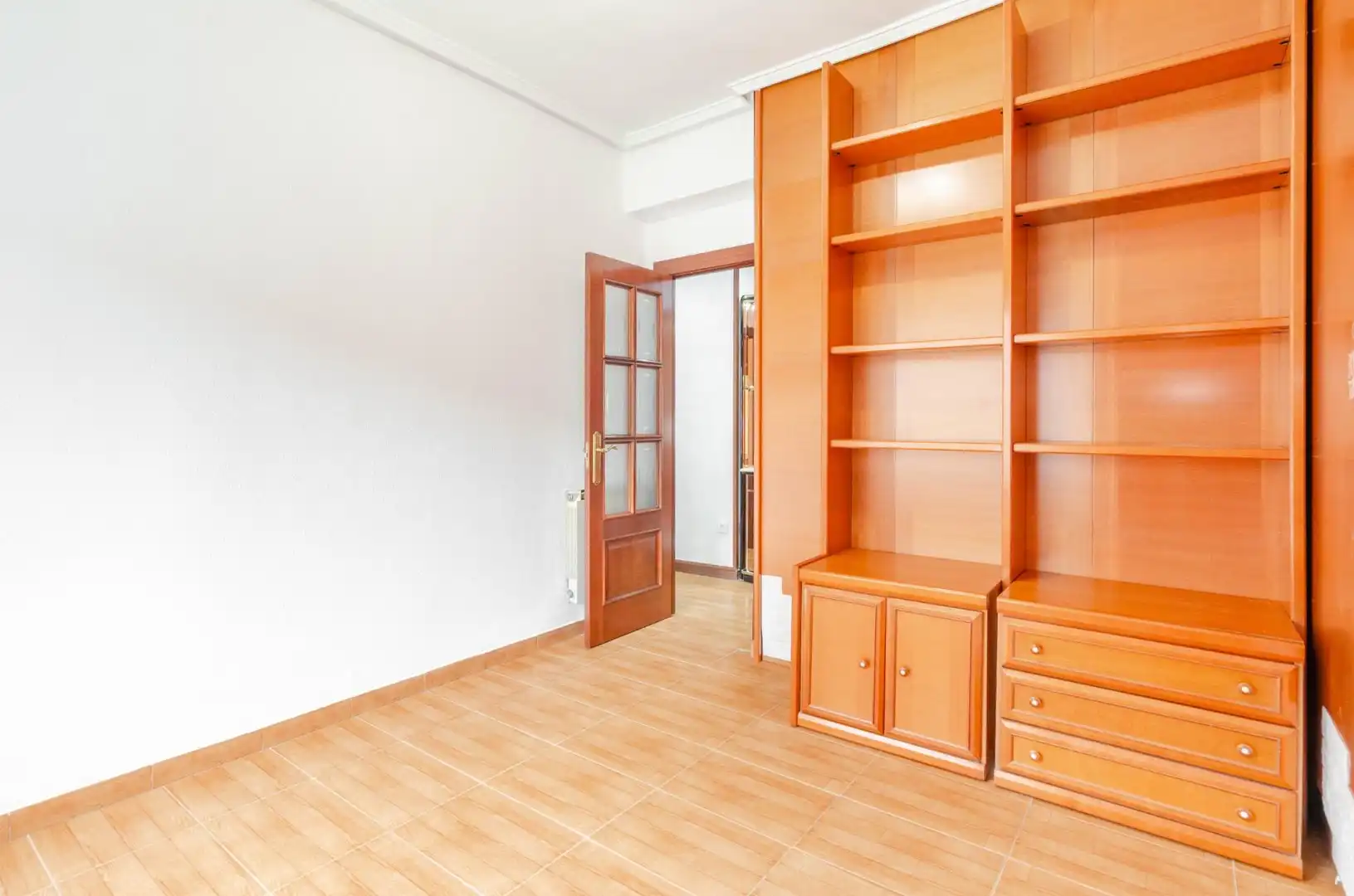 Flat for rent in Calle RAMON PEREZ DE AYALA, 52, San Pedro - Siana