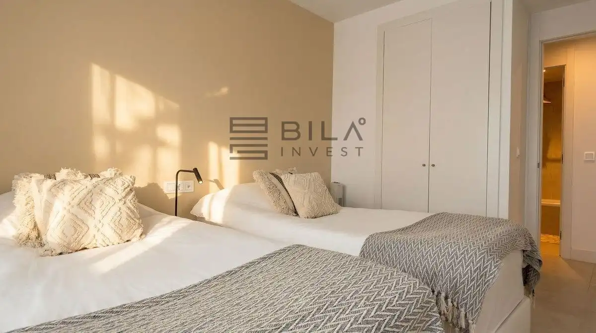 Habitación de Ático en venta en Marbella con Aire acondicionado, Terraza y Trastero