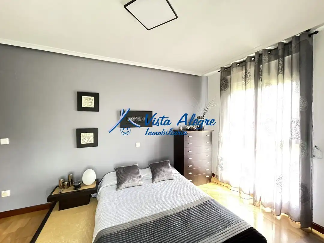 Schlafzimmer von Einfamilien-Reihenhaus zum Verkauf in Zarratón mit Heizung, Privatgarten und Parkett