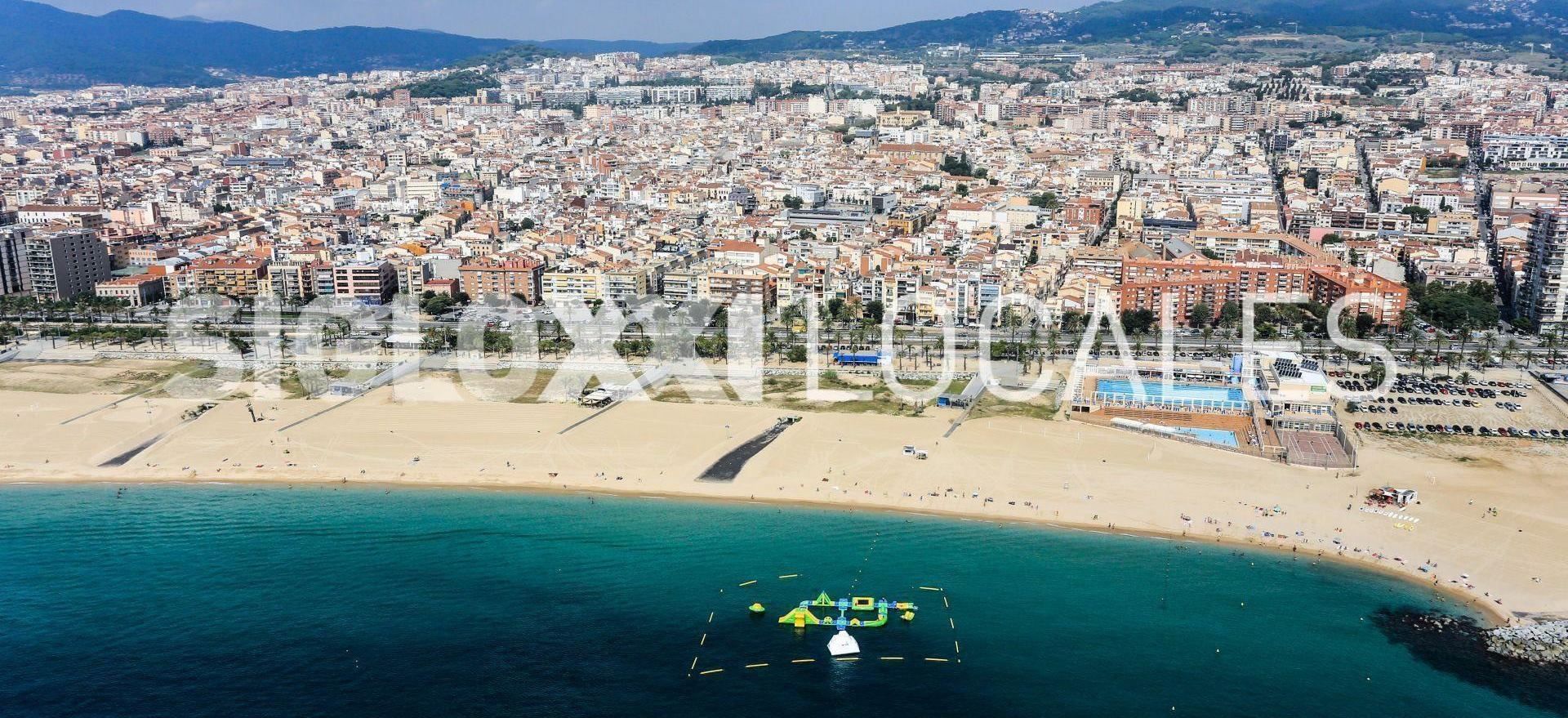 Exterior view of Premises to rent in Mataró  with Air Conditioner