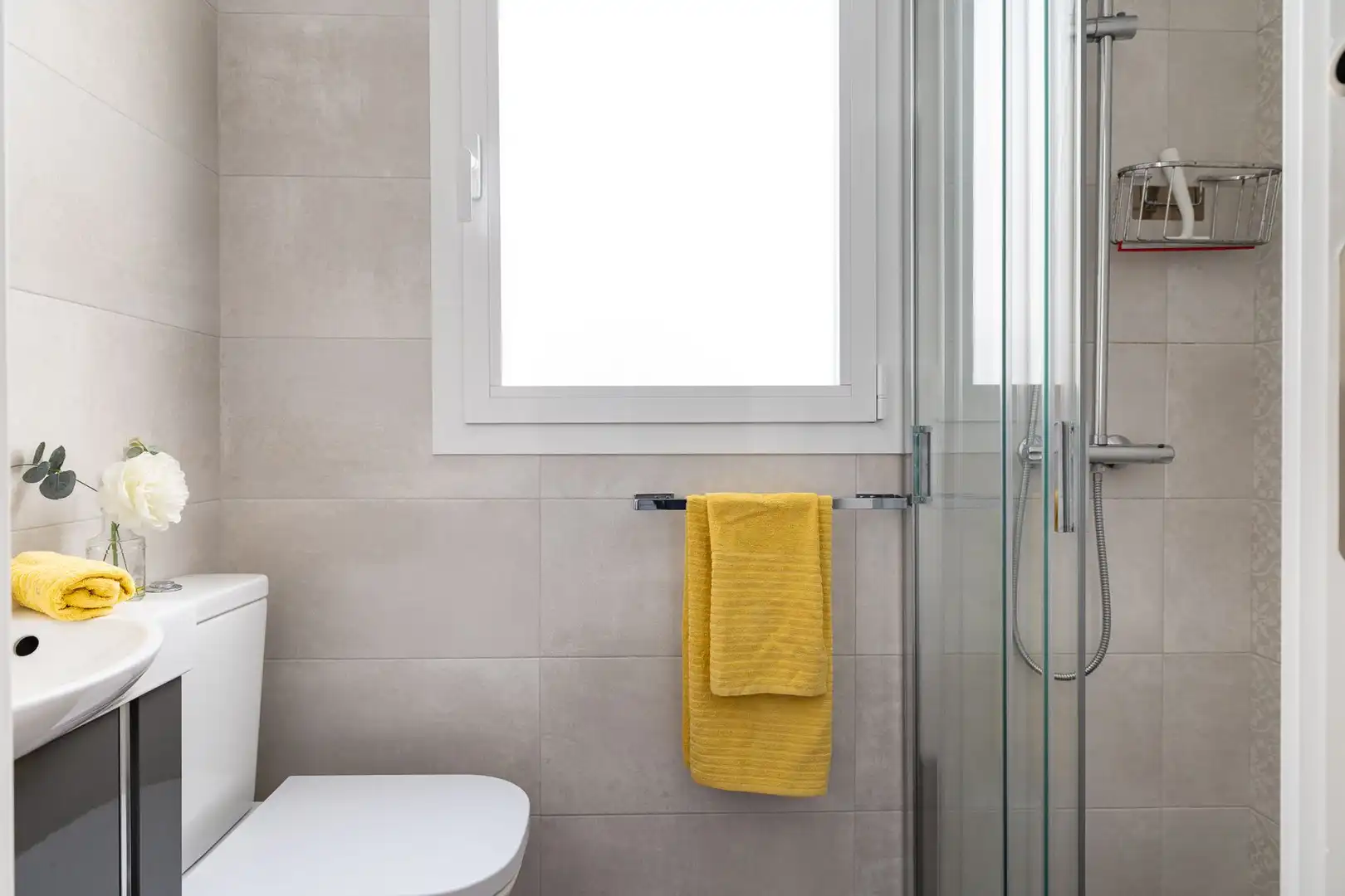 Bathroom of Apartments for sale in Arganzuela