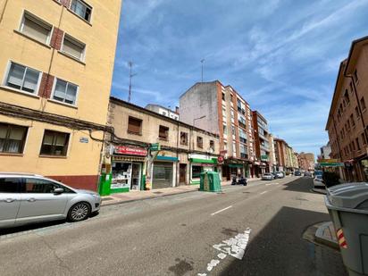 Vista exterior de Edifici en venda en Valladolid Capital