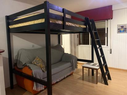 Schlafzimmer von Wohnungen zum verkauf in Ferrol mit Parkett, Möbliert und Ofen
