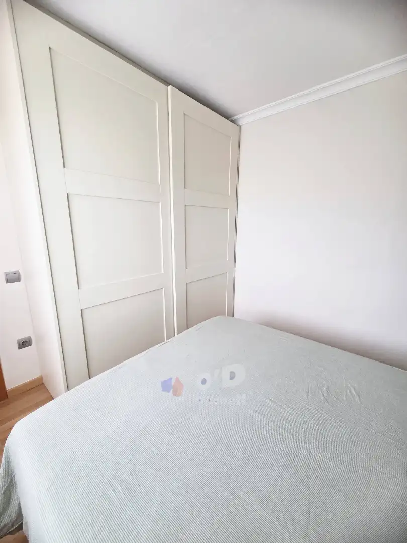Schlafzimmer von Dachboden zum Verkauf in Sant Boi de Llobregat mit Klimaanlage, Terrasse und Ofen