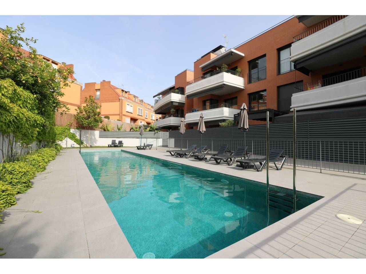 Swimming pool of Flat for sale in Cerdanyola del Vallès  with Air Conditioner, Heating and Private garden