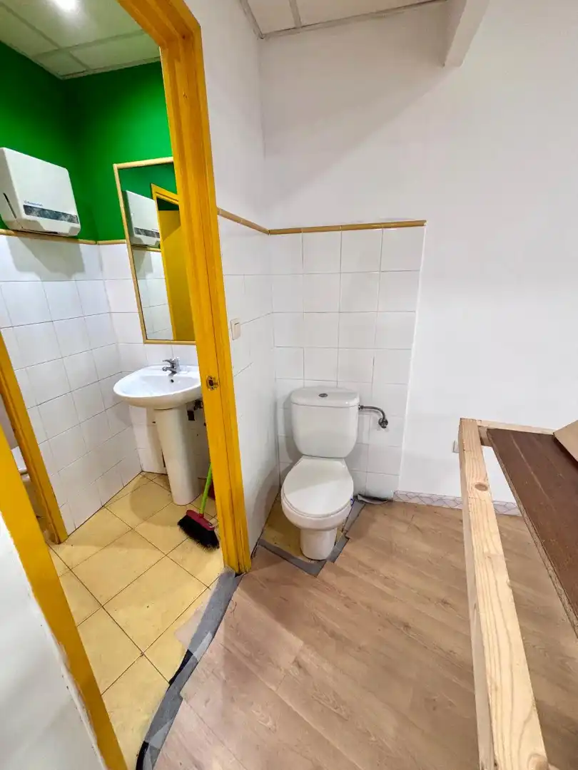 Business premises for sale in Oeste, imagen 10
