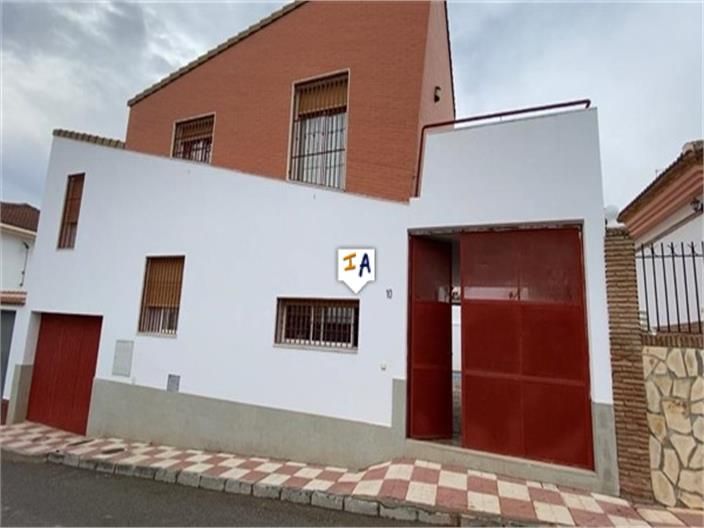 Vista exterior de Casa adosada en venda en Illora amb Terrassa, Traster i Piscina