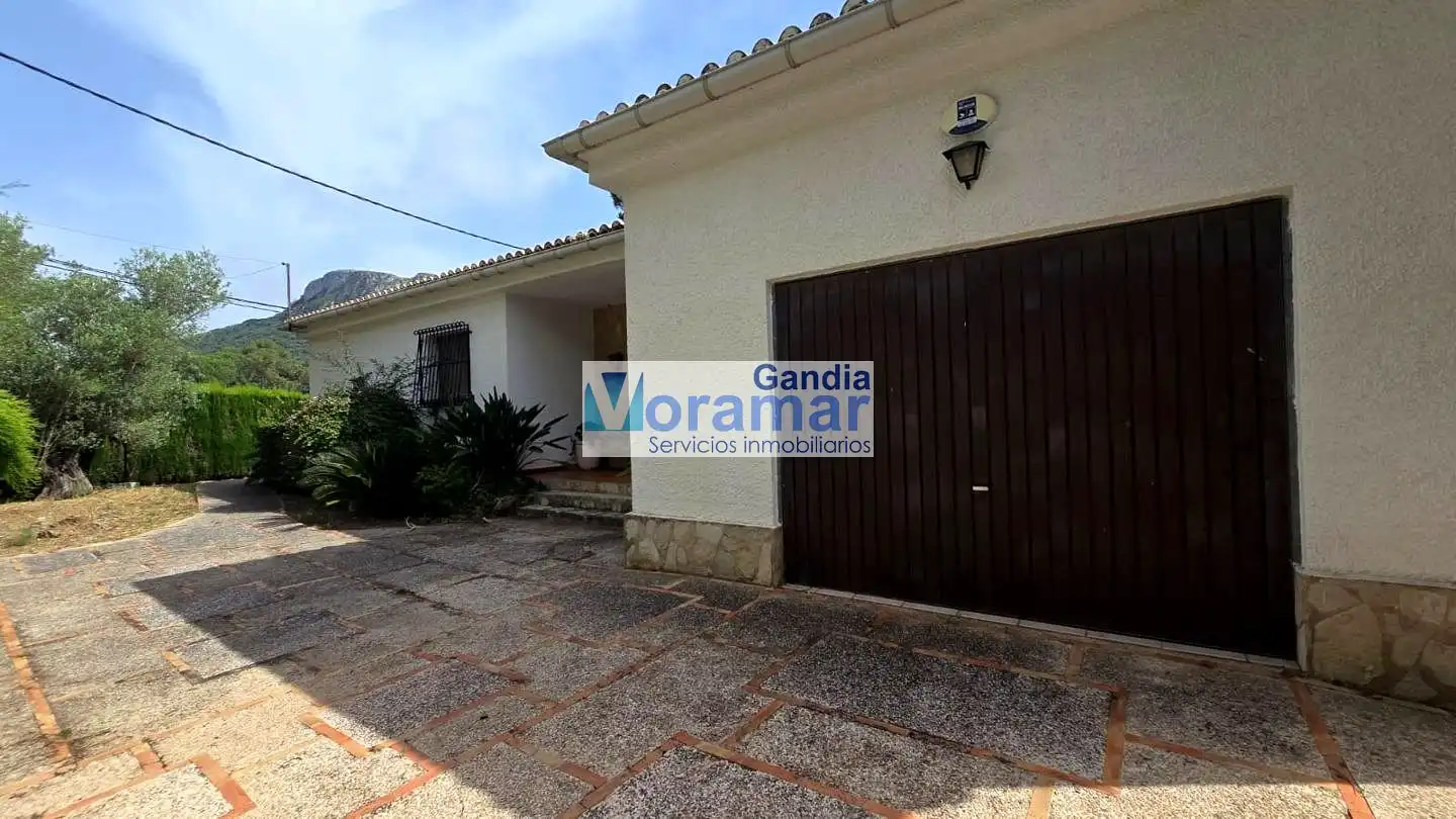 Vista exterior de Casa o chalet de alquiler en Barx con Jardín privado, Terraza y Piscina