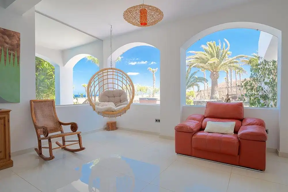 Sala d'estar de Casa o xalet en venda en Haría amb Jardí privat, Terrassa i Moblat