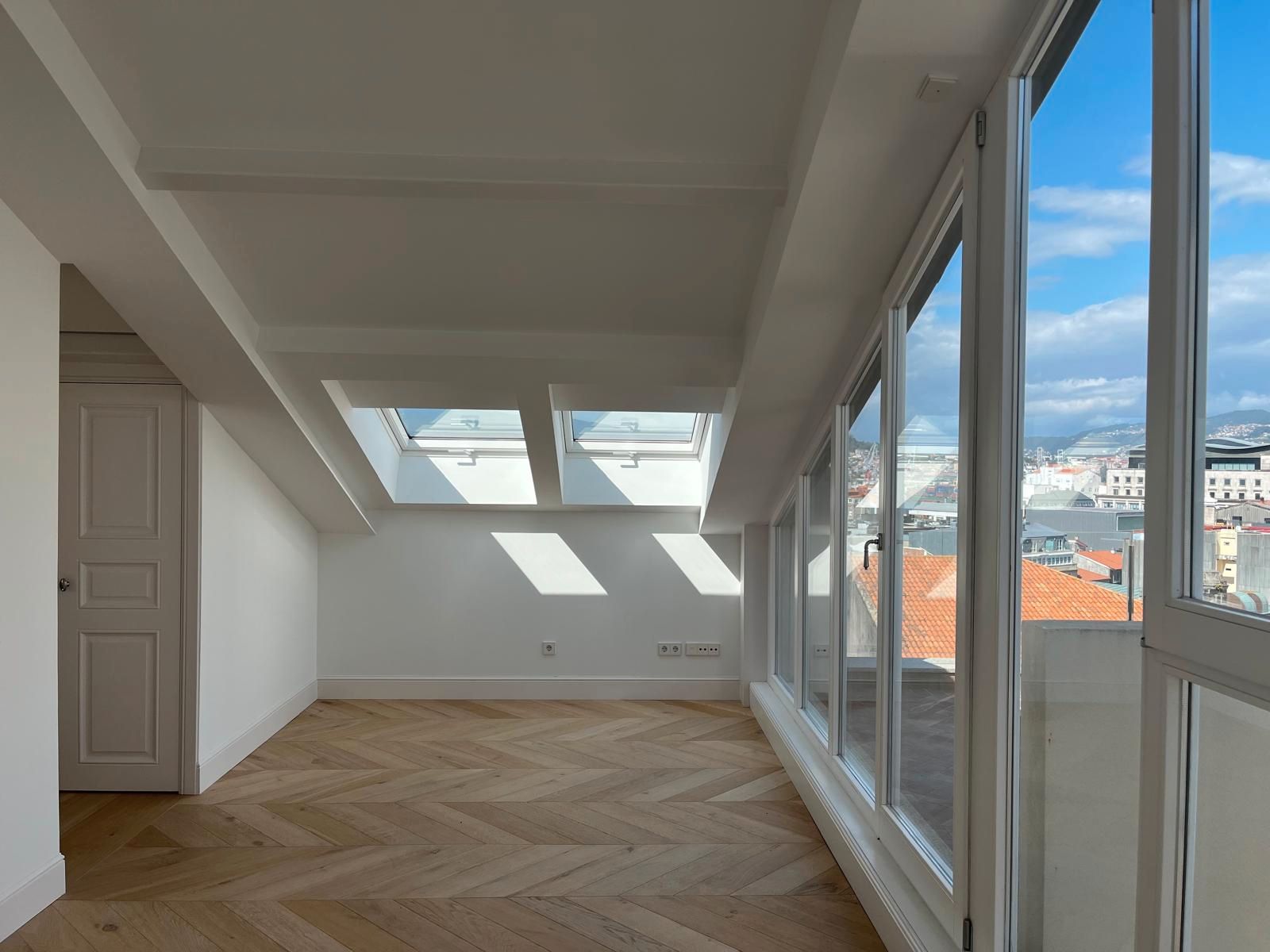Àtic en venda en Vigo  amb Calefacció, Parquet i Terrassa