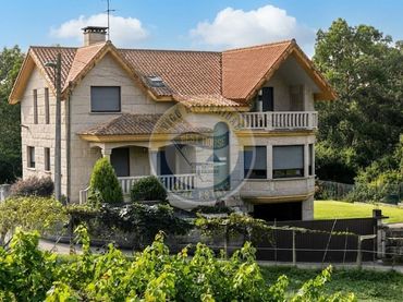 Villa mit Balkon zum Verkauf in Bembrive