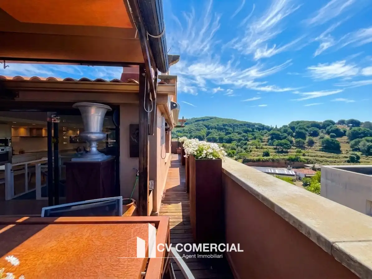 Terraza de Ático en venta en Tiana con Aire acondicionado, Calefacción y Parquet