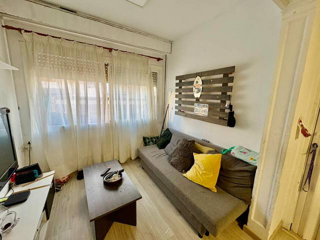 Piso en Venta en Carrer de Violant d'Hongria Reina d'Aragó en Sants