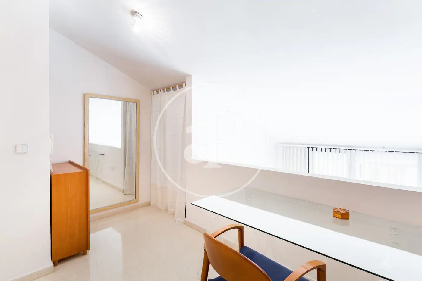 Habitación de Dúplex de alquiler en Valencia con Aire acondicionado, Calefacción y Amueblado