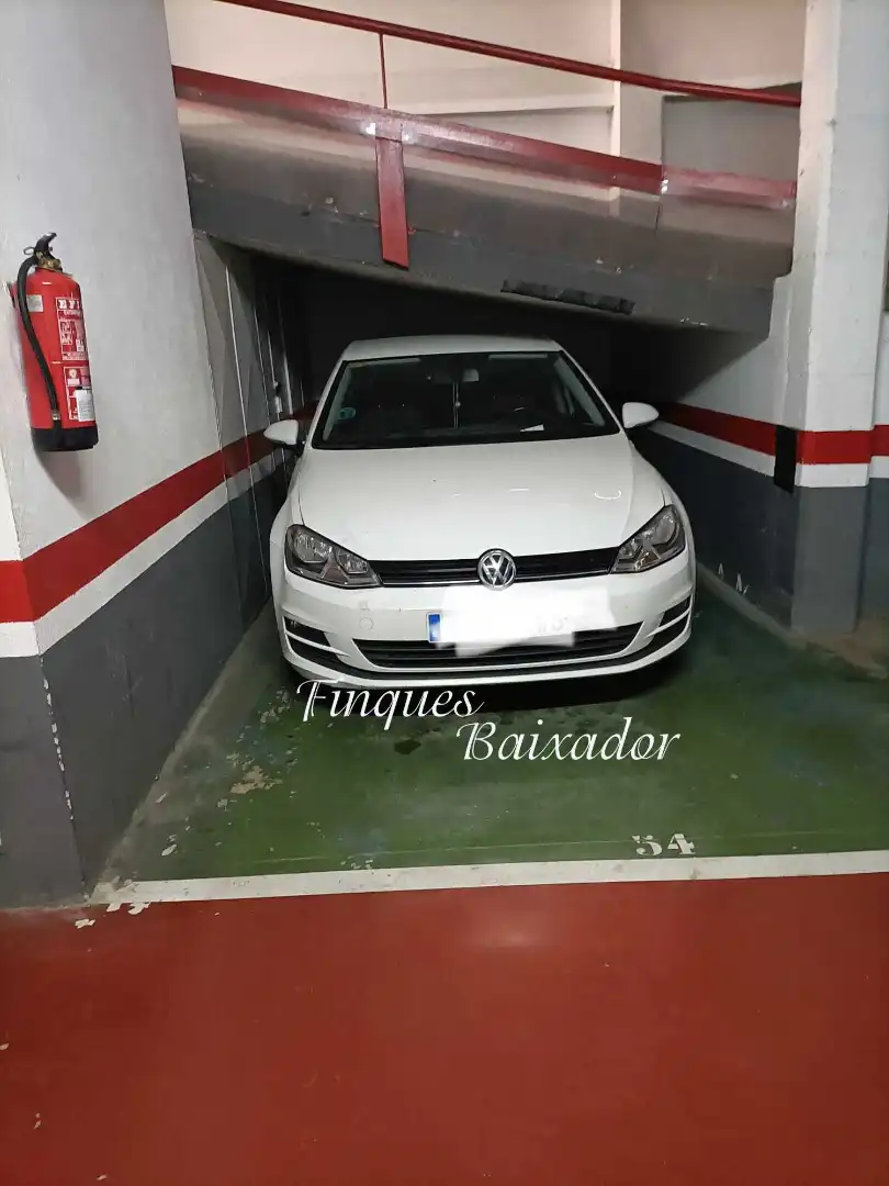 Individual with lift for sale in Carrer de Juan de la Cierva 19