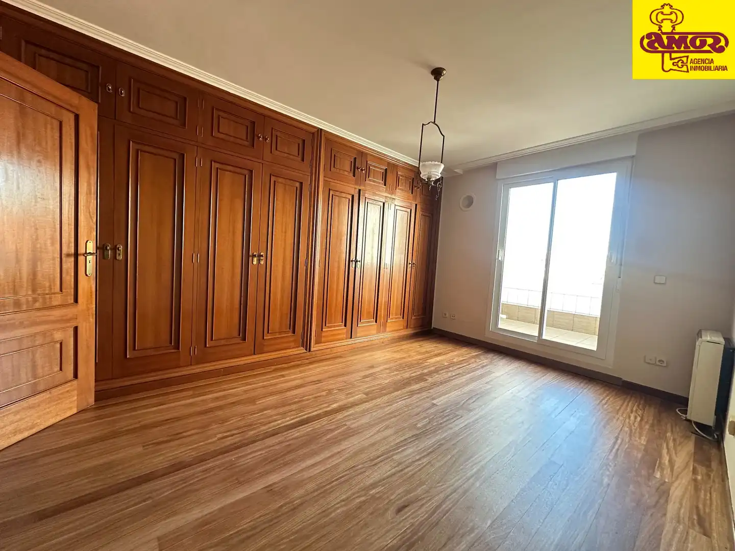 Habitación de Piso en venta en Santiago de Compostela  con Calefacción, Terraza y Trastero