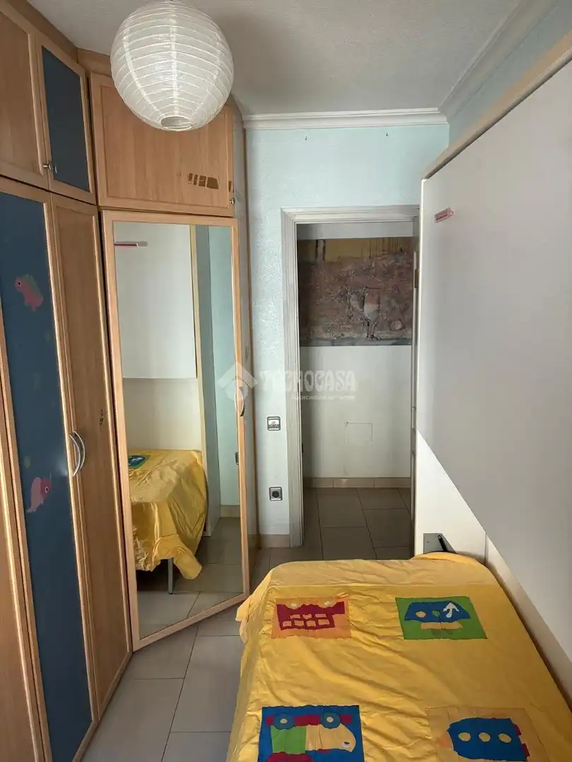 Dormitori de Pis de lloguer en Murcia amb Aire condicionat, Terrassa i Traster