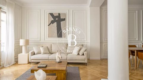 Madrid  Centro  Exclusivo piso de diseño contemporáneo con 2 dormitorios, 2 baños y acabados de lujo en edificio clásico, imatge 3