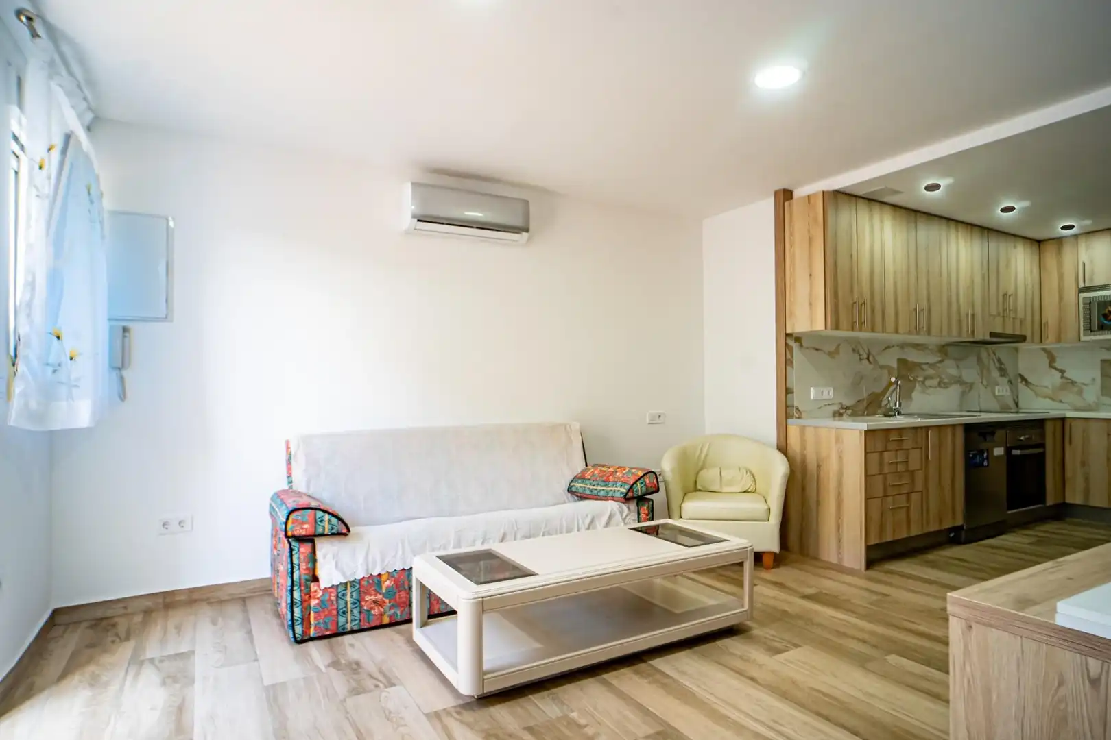 Living room of Houses for sale in L'Alfàs del Pi  with Air Conditioner, Heating and Private garden